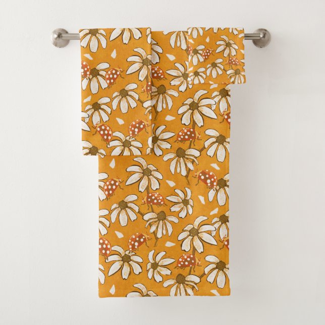 Daisys and ladybugs bath towel set (Insitu)