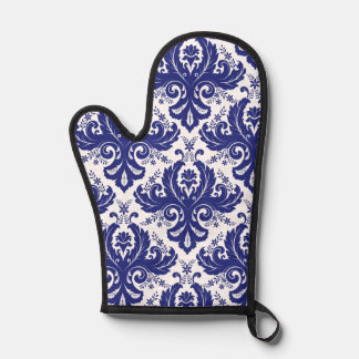 Damask pattern oven mitt