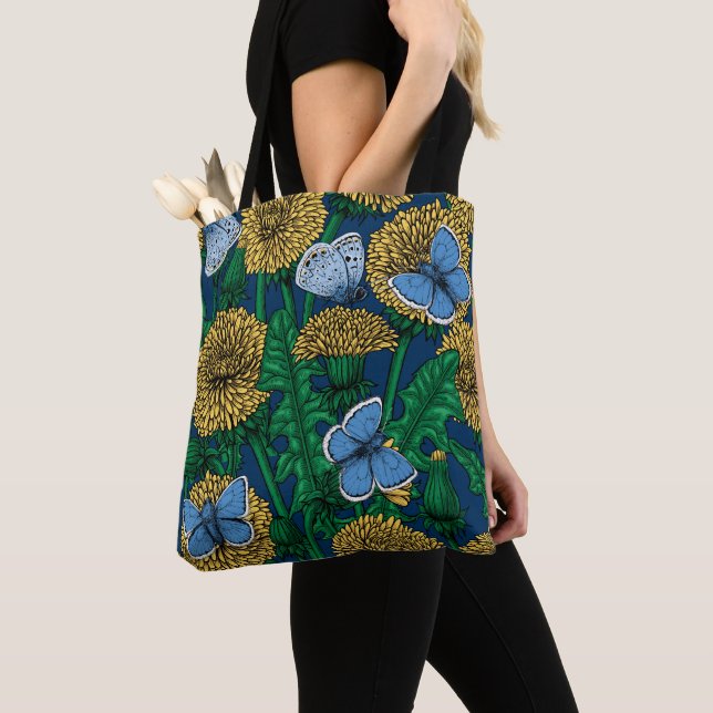 Dandelion medow tote bag (Close Up)