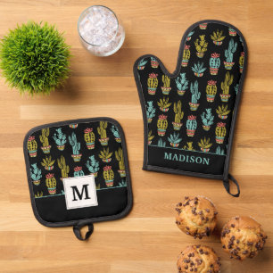 Dark Grunge Cactus Pattern Oven Mitt & Pot Holder Set