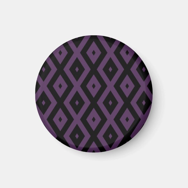 Dark purple and black diamond pattern magnet (Front)