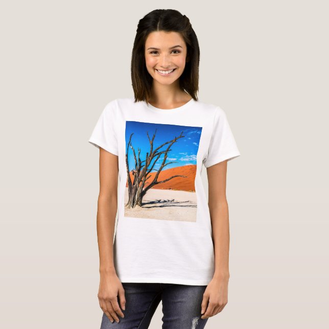 Dead tree in Deadvlei, Namibia T-Shirt (Front Full)