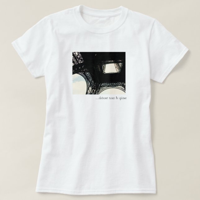 ...debout sous le géant T-Shirt (Design Front)