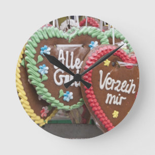 Decorative gingerbread cookies round clock