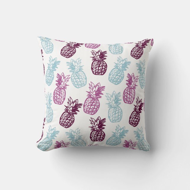 Decorative pillow with a modern minimalist design. (Front)