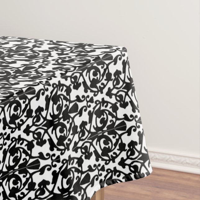 Decorative stamp damask tablecloth (In Situ)