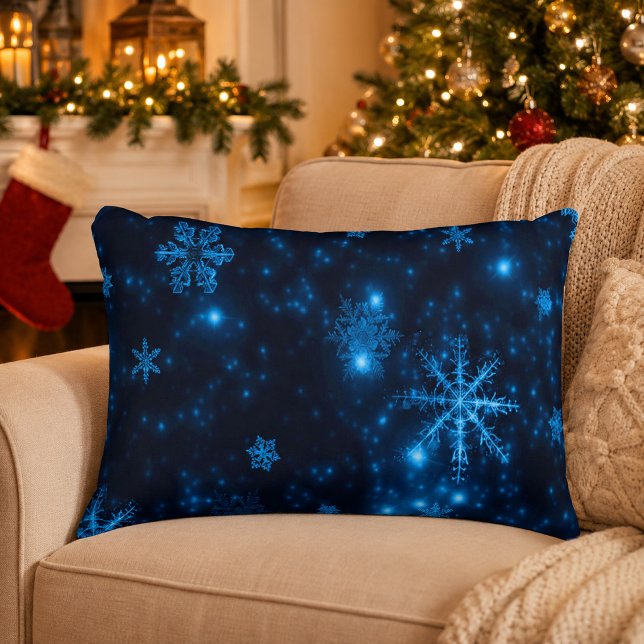 Deep Blue & Bright Snowflakes Polyester Pillow (Deep Blue & Bright Snowflakes Polyester Pillow)