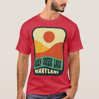Deep Creek Lake Maryland Retro Sunset Badge T-Shirt