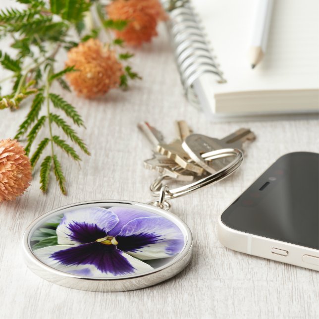 deep purple on white pansy key ring (Side)