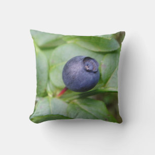 Dekokissen Heidelbeere mit grünen Blättern Cushion