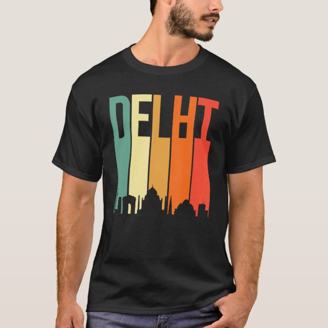 Delhi skyline Indian city Hindi Desi Design T-Shirt (Front)