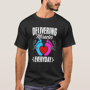 Delivering Obstetrics Gynaecology Nurse Obgyn Obst T-Shirt