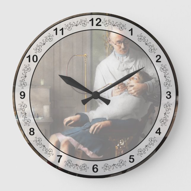 Dentist - Good oral hygiene 1918 Large Clock (Front)