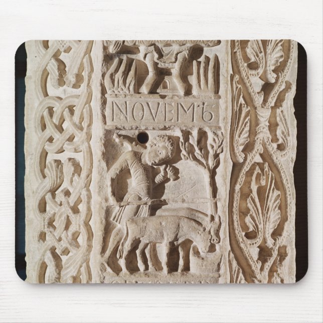 Detail of a pillar showing mouse mat (Front)