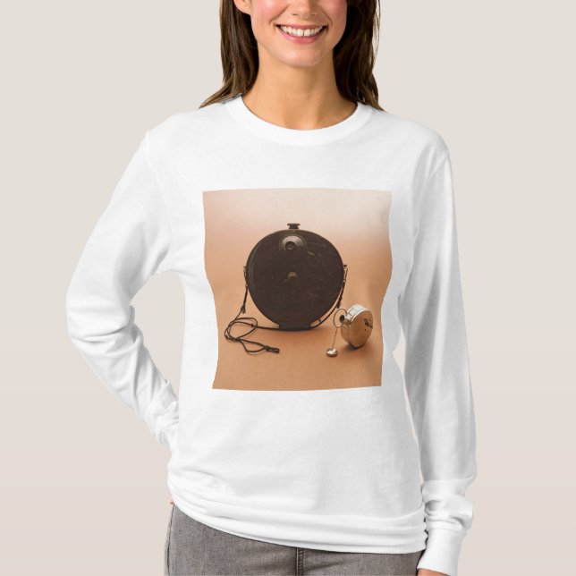 Detective cameras T-Shirt (Front)