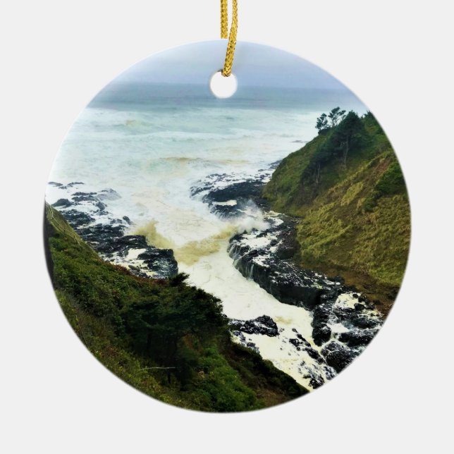 Devil's Churn, Cape Perpetua, Oregon Coast Ceramic Tree Decoration (Front)