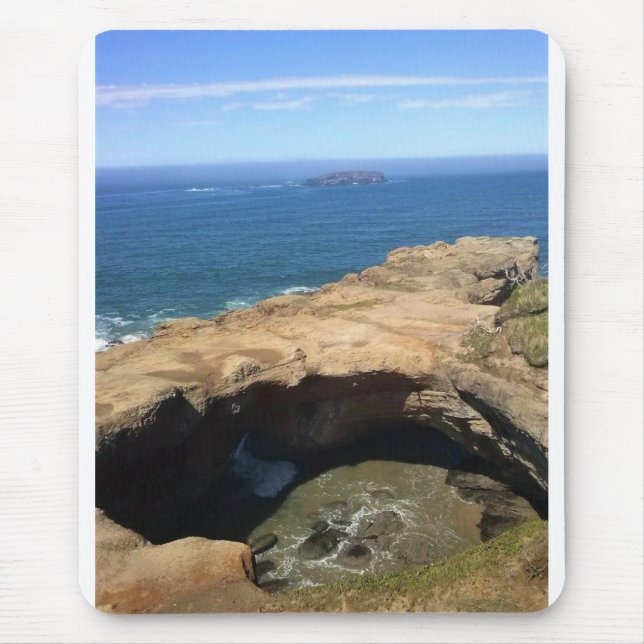 Devil's Punchbowl & Otter Rock, OR Mouse Mat (Front)
