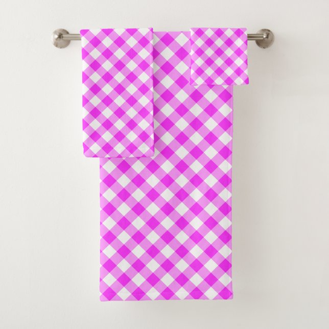 Diagonal Hot Pink & White Buffalo Plaid Towel Set (Insitu)