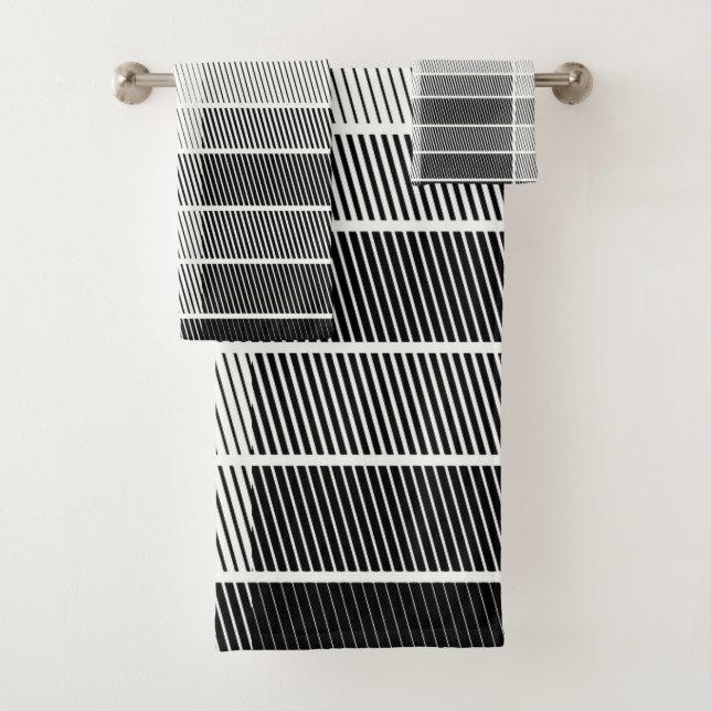 Diagonal Pinstripe Bath Towel Set (Insitu)