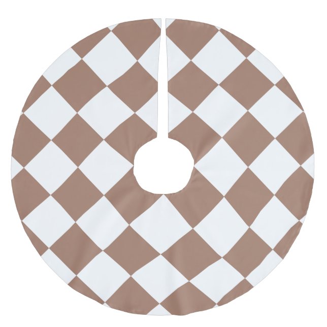 Diamond Pattern in White and Mocha Mousse Brushed Polyester Tree Skirt (Front)