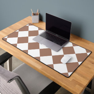 Diamond Pattern in White and Mocha Mousse Desk Mat