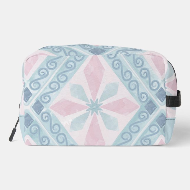 diamond shaped blue pattern dopp kit (Back)