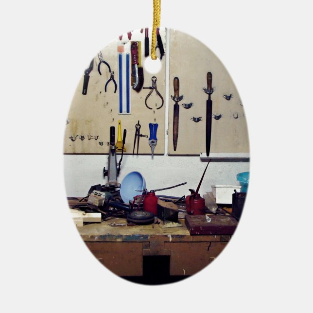 Dirty workbench ceramic tree decoration (Front)