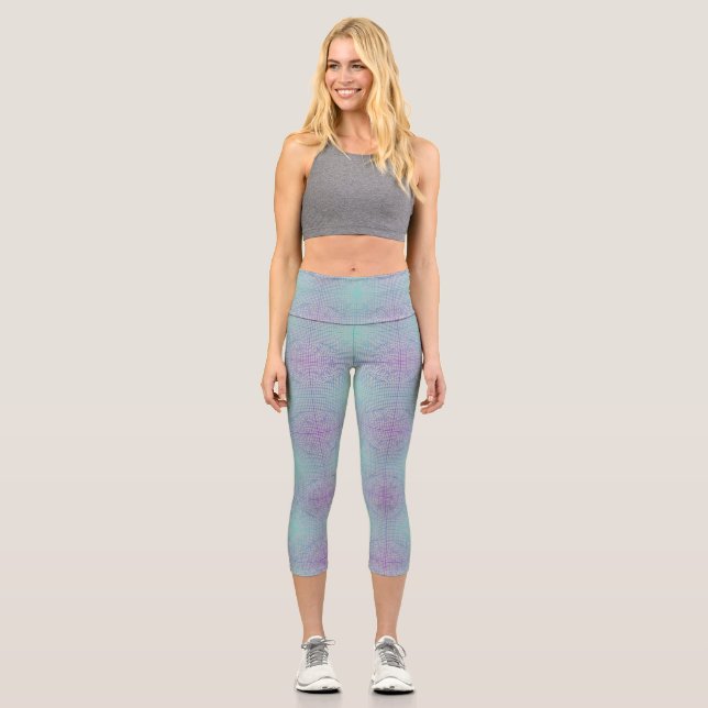Distorted frame 01.w Lgrey BG Capri Leggings (Front)