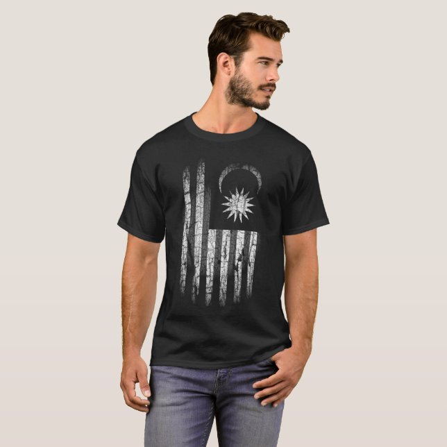 DISTRESSED RED WHITE AND BLUE PATRIOT TIGER FLAG T-Shirt (Front Full)