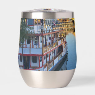 Dixie Belle by the London Bridge in Lake Havasu