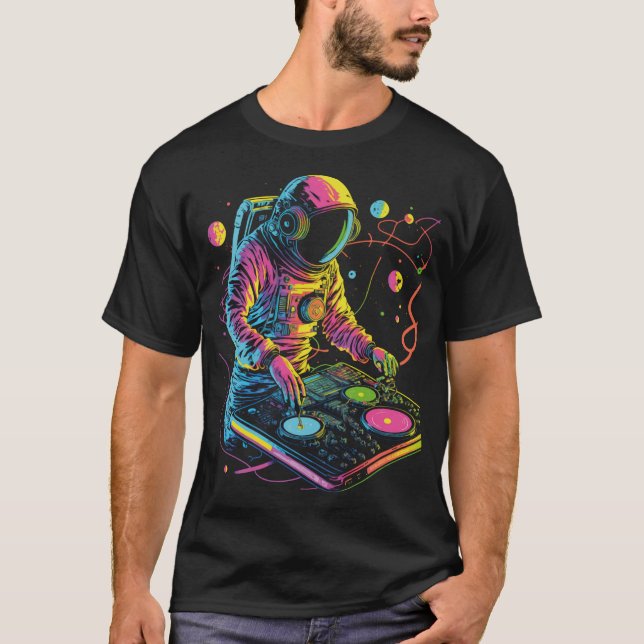 DJ Astronaut EDM Music DJing Spaceman Psytrance Te T-Shirt (Front)
