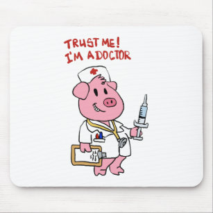 Doctor pig with syringe in hand   choose back colo mouse mat