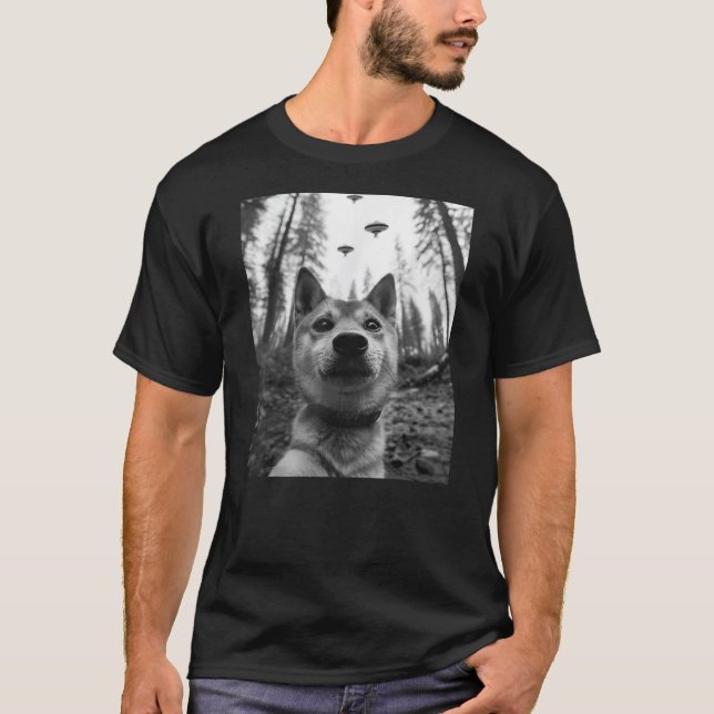 Dog Mom Dad - Funny Alien Selfie Shiba Inu UFO T-Shirt (Front)