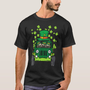 Dog Pugs Pet Leprechaun Hat Dessign Saint Pattyu20 T-Shirt