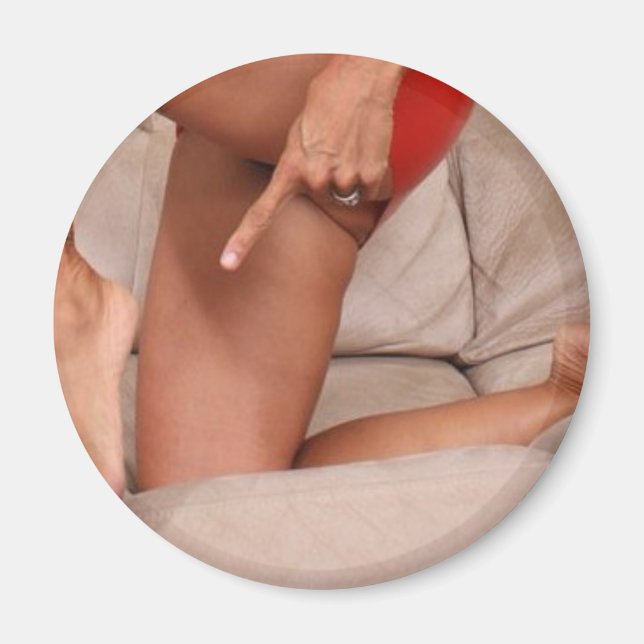 DOMME FEET MAGNET (Front)