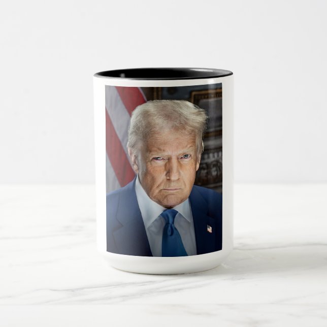 Donald Trump 2025 American President Portrait Mug (Center)