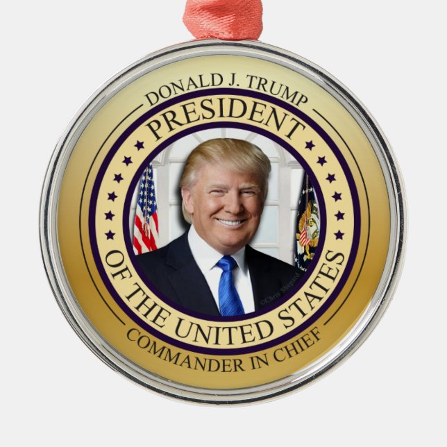 DONALD TRUMP COMMANDER IN CHIEF GOLD PRESIDENTIAL METAL TREE DECORATION (Front)