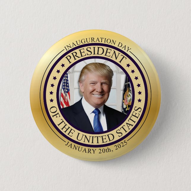 DONALD TRUMP GOLD COMMEMORATIVE INAUGURATION POTUS 6 CM ROUND BADGE (Front)