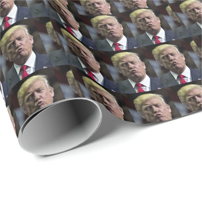 DONALD TRUMP KISS CHRISTMAS  WRAPPING PAPER (Roll Corner)