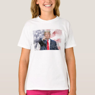 Donald Trump pointing with American flag T-Shirt
