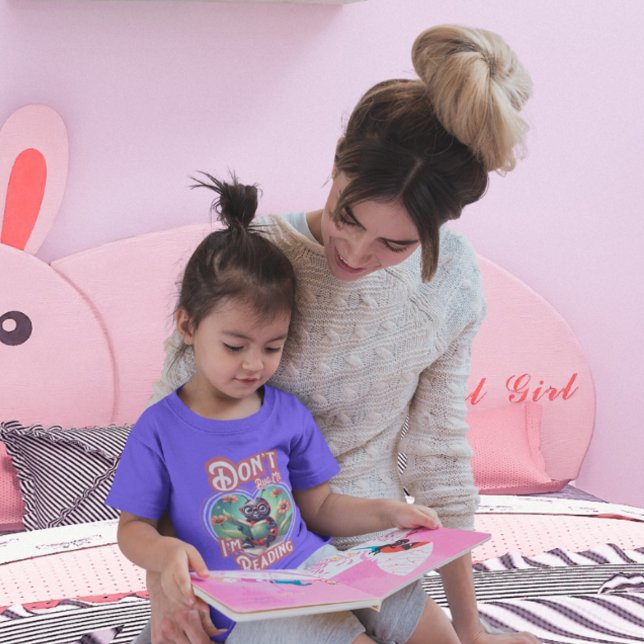 Don't Bug Me I'm Reading Cute Ladybug T-Shirt (Caught in the story—do not disturb (ladybugs included).)