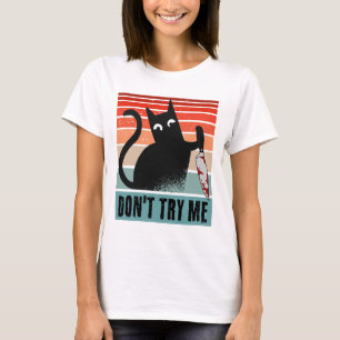 Don't try me, Moody Cat with knife Invitation T-Shirt