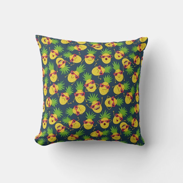 Doodle pineapples, hand drawn, summer pattern. cushion (Front)