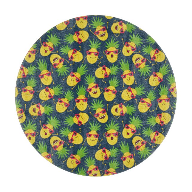 Doodle pineapples, hand drawn, summer pattern. cutting board (Front)