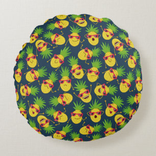 Doodle pineapples, hand drawn, summer pattern. round cushion