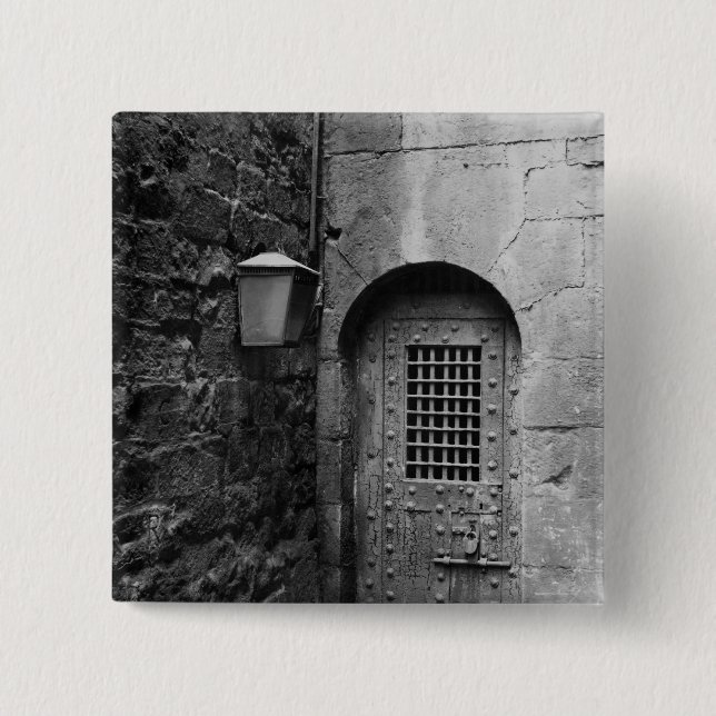 Door to Newgate Prison 15 Cm Square Badge (Front)