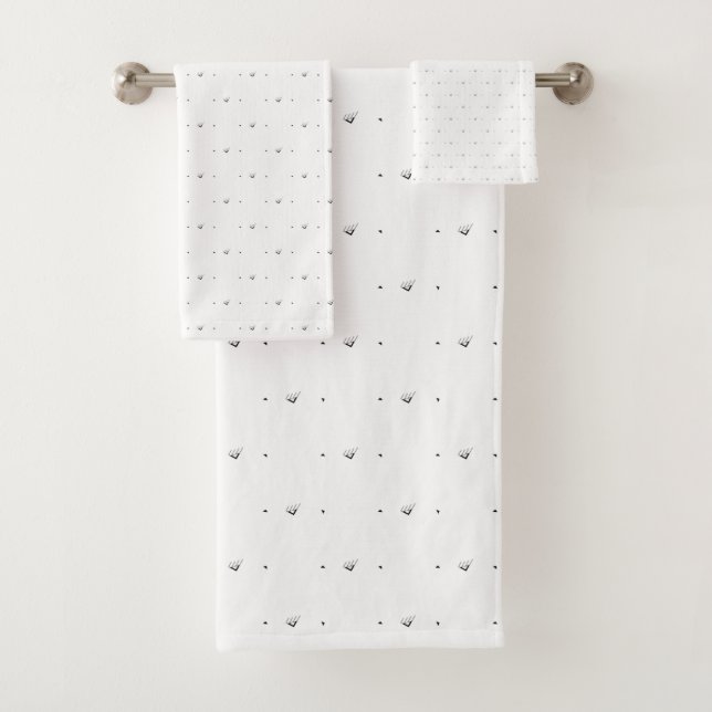 Dot, Pale Grey Bath Towel Set (Insitu)