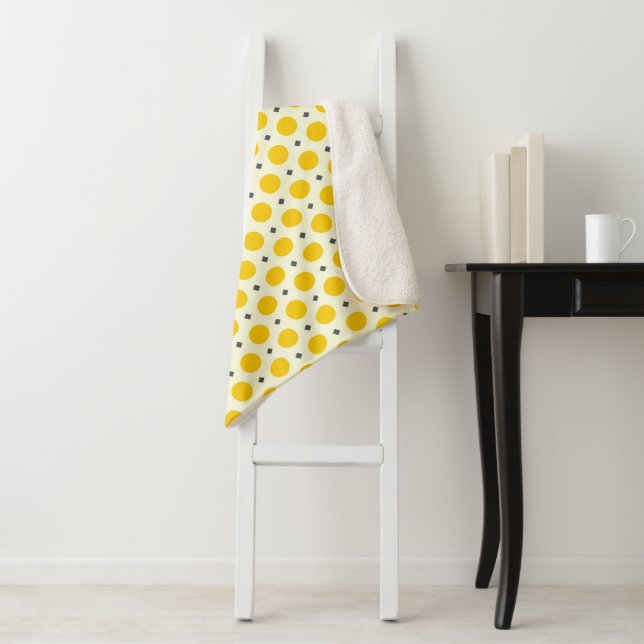 DOTS AND DIAMONDS SHERPA BLANKET (In Situ)