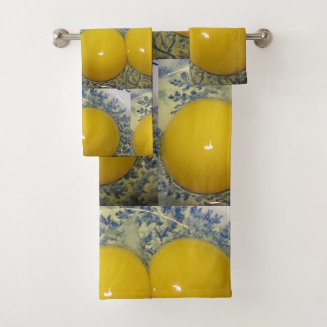 Double Yolk Chicken Egg Bath Towel Set (Insitu)
