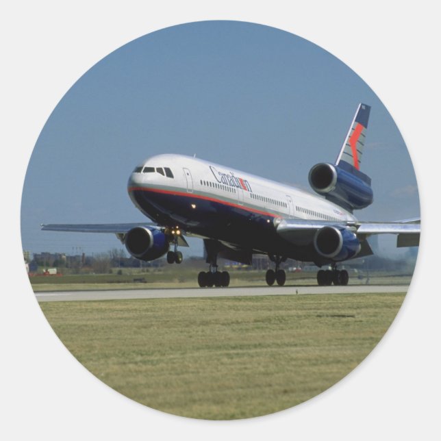 Douglas DC-10 on take-off Classic Round Sticker (Front)
